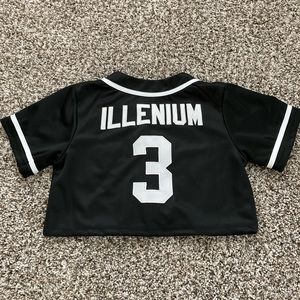Cropped illenium jersey